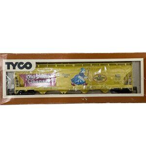 Tyco Center Flow Hopper Old Dutch Cleanser Model Train Car w Collectors Box Car